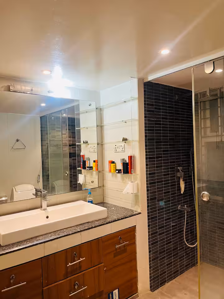 king room · Private Full bathroom